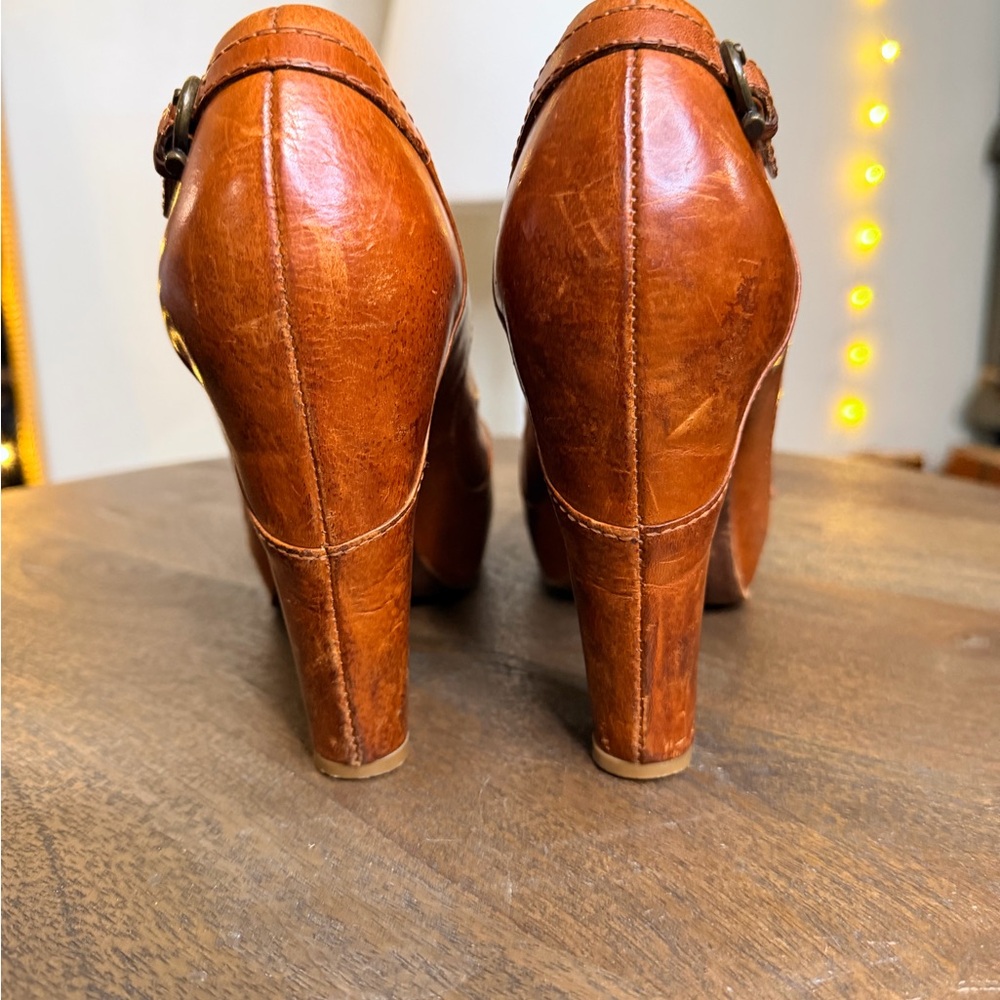 Vintage Frye Redwood Pump in Cognac - Picture 7 of 9